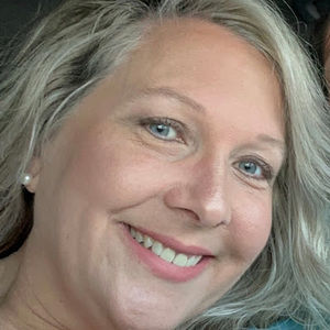 Meet your Posher, Leigh